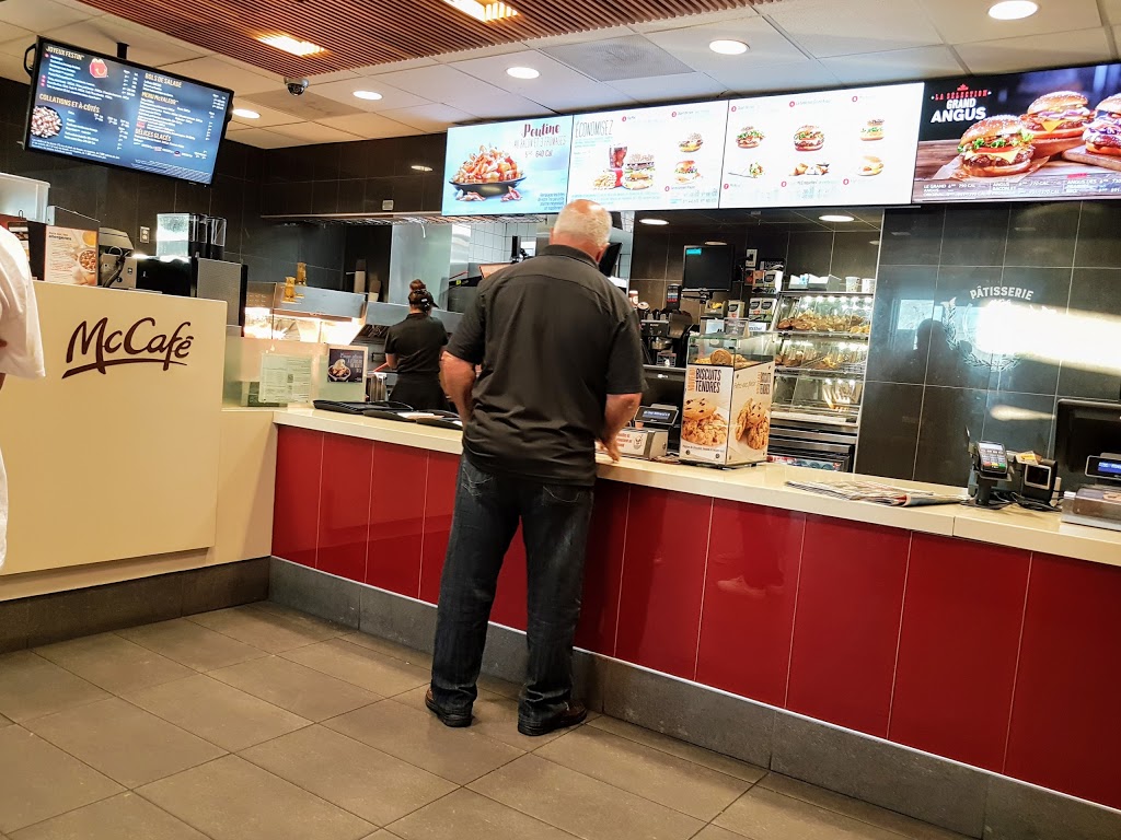 McDonalds | 237 Boulevard Saint-Luc, Saint-Jean-sur-Richelieu, QC J2W 1C6, Canada | Phone: (450) 349-3950