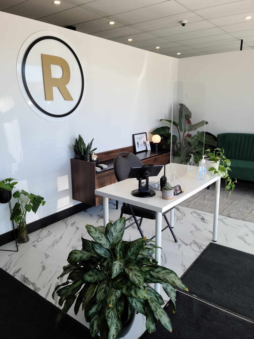 ROLLD Cannabis Co. | 500 Hazeldean Rd #105, Kanata, ON K2L 2B5, Canada | Phone: (613) 435-1420