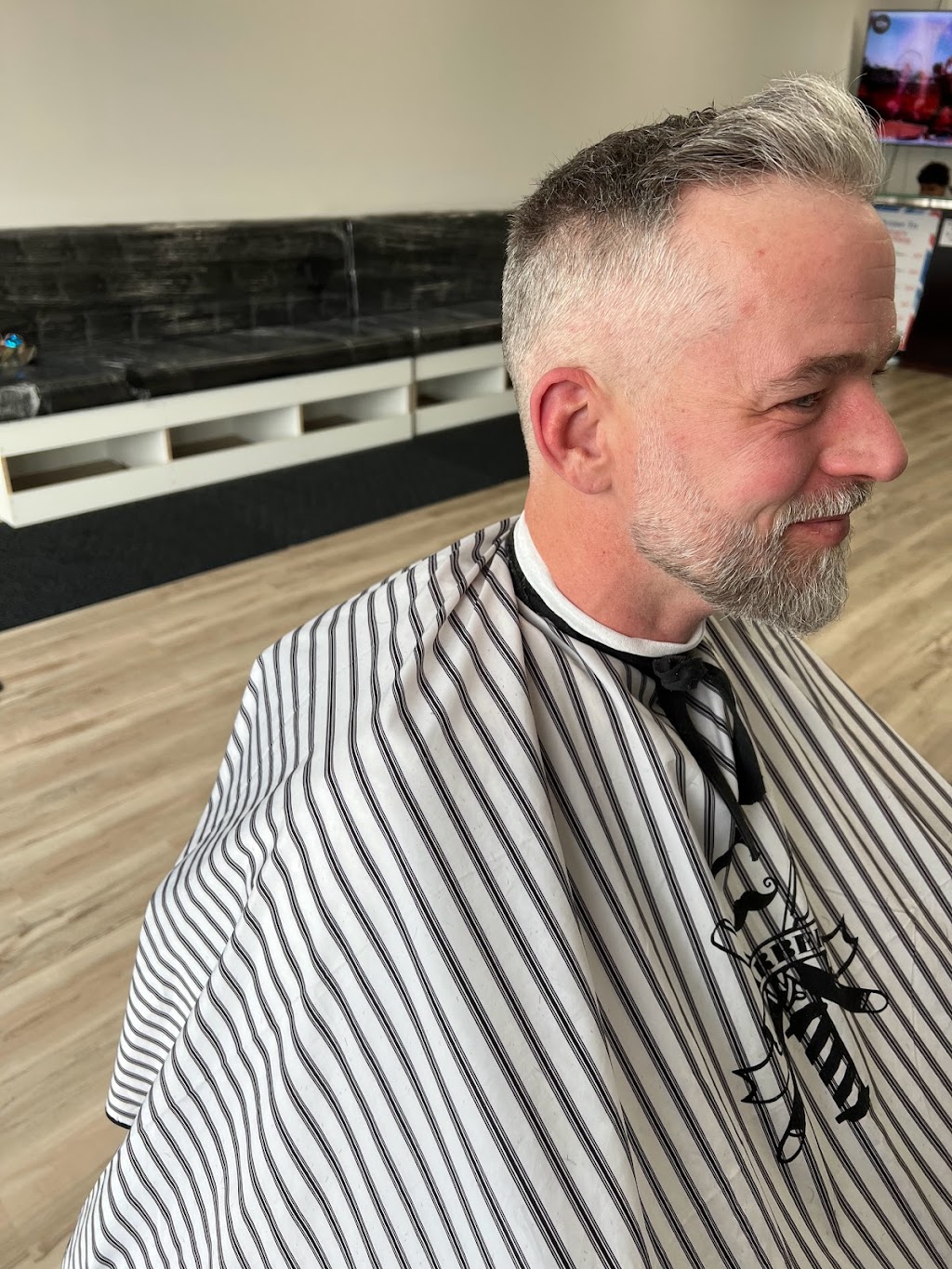 Hazems BarberShop and Salon | 2201 Jockvale Rd, Nepean, ON K2J 4J9, Canada | Phone: (613) 825-7525