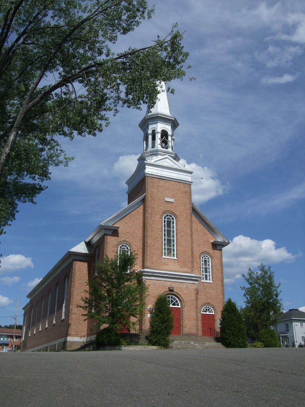 Presbytère catholique Saint-David-de-Sully | 466 Rue des Etudiants, Pohénégamook, QC G0L 1J0, Canada | Phone: (418) 893-2510