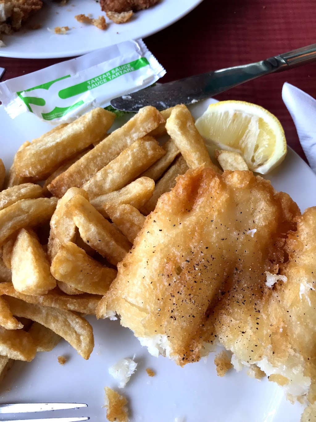 Halibut Queen | 260 The Queensway S, Keswick, ON L4P 2B1, Canada | Phone: (905) 535-6666