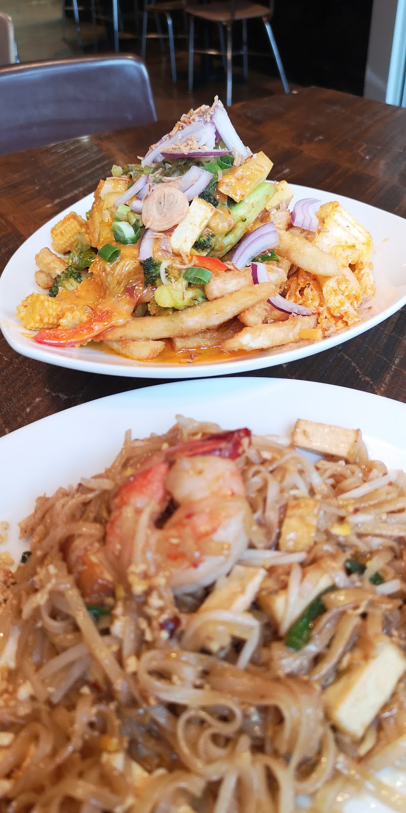 EAT BKK Thai Kitchen (Roncy) | 414 Roncesvalles Ave, Toronto, ON M6R 2N2, Canada | Phone: (416) 538-8988