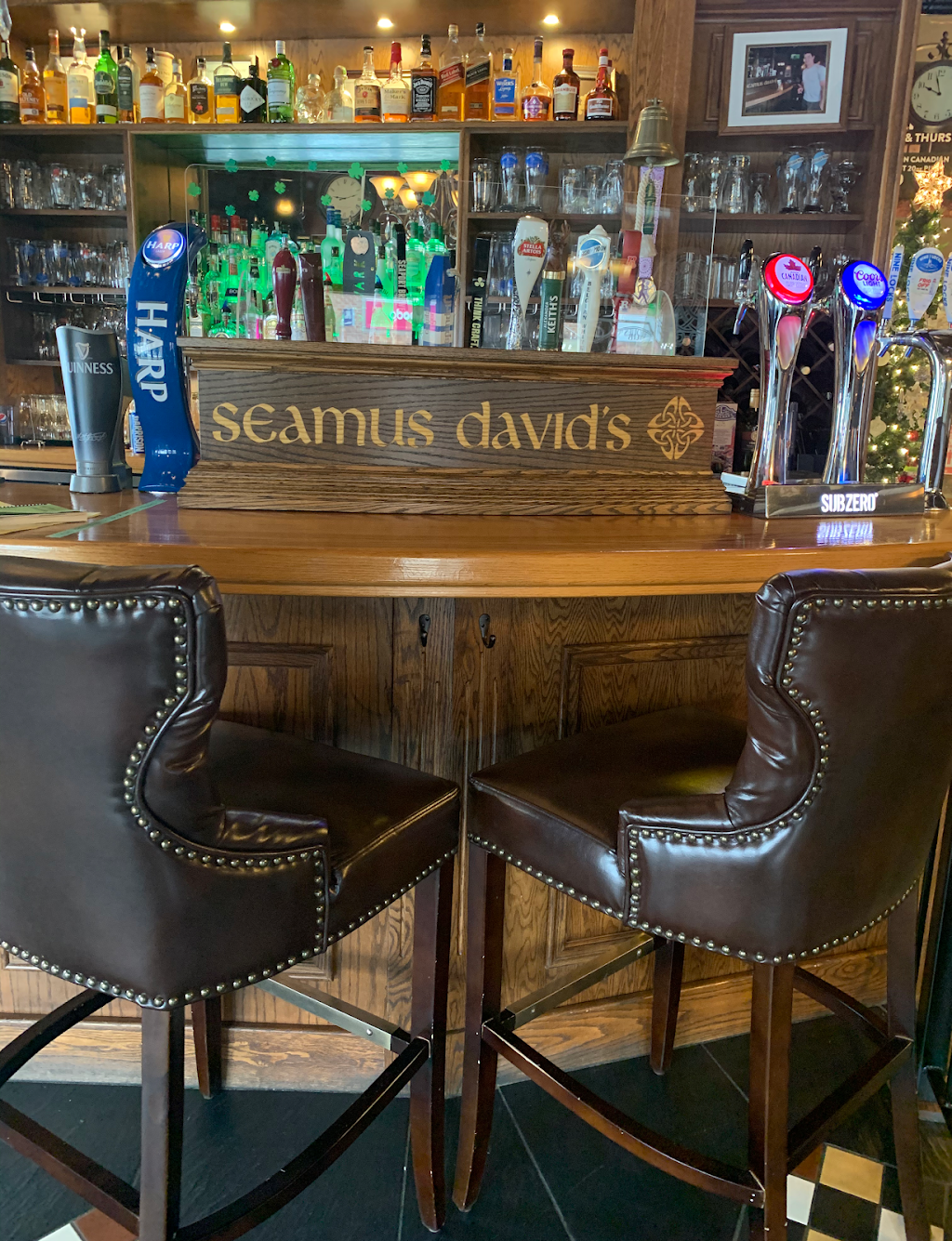 Seamus Davids Irish Pub | 21 Logiealmond Close, Dartmouth, NS B3B 0C7, Canada | Phone: (902) 462-2034