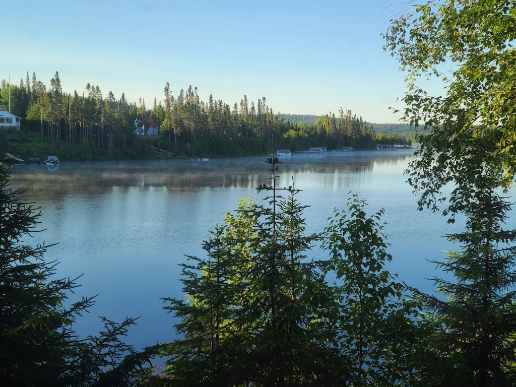 Pourvoirie Le Goeland | 2050 Chem. du Lac Édouard, Lac-Édouard, QC G0X 3N0, Canada | Phone: (819) 653-2006