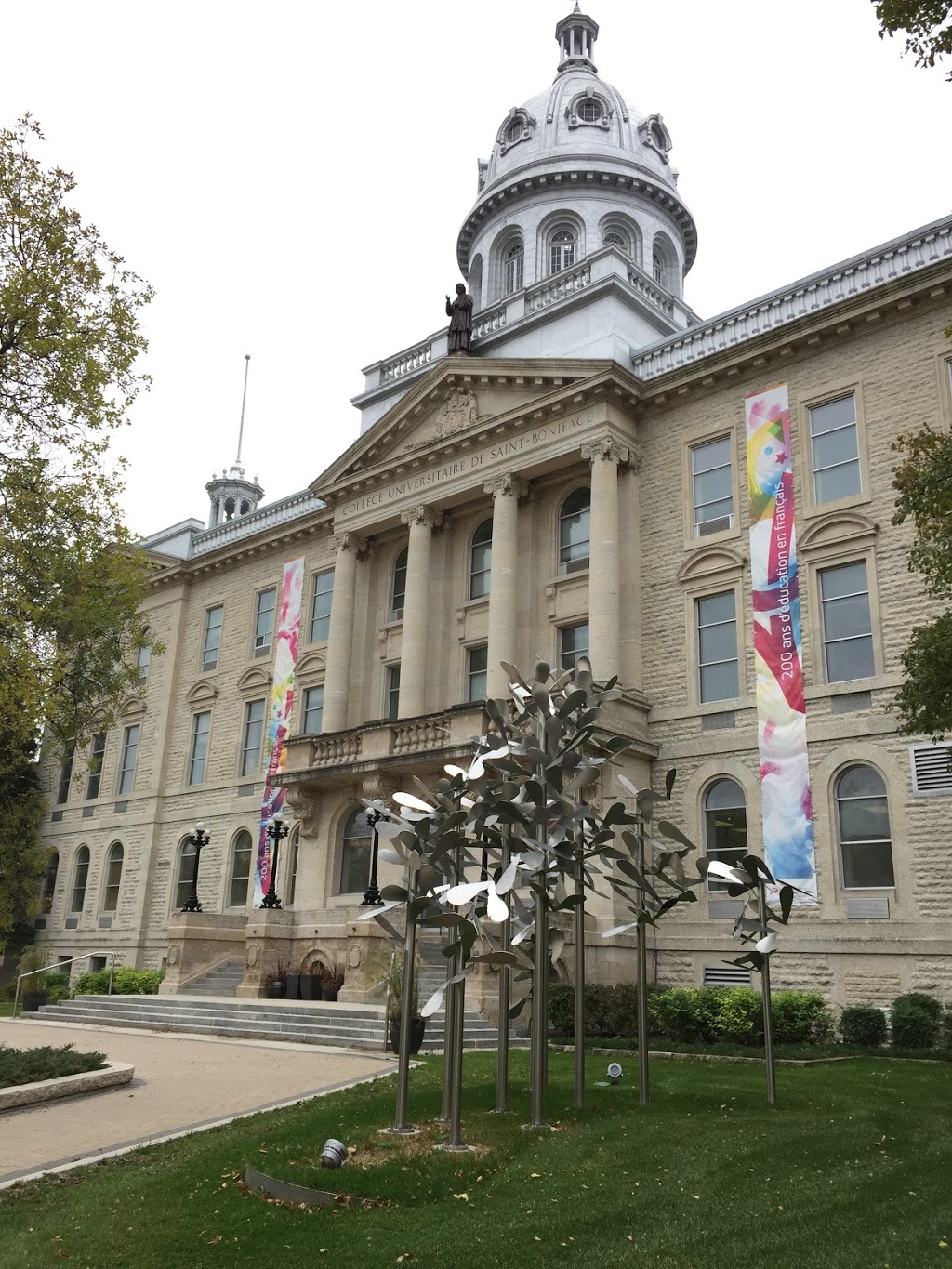 Université de Saint-Boniface | 200 Avenue de la Cathedrale, Winnipeg, MB R2H 0H7, Canada | Phone: (204) 237-1818