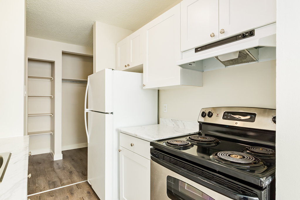 Cavendish Apartments | 12025 82 St NW, Edmonton, AB T5B 2W5, Canada | Phone: (855) 247-1492