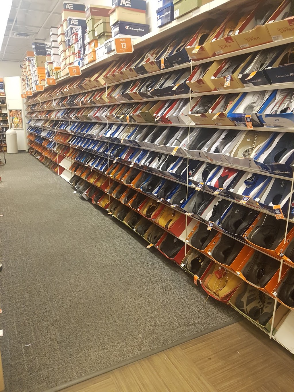 Payless ShoeSource | 1250 S Service Rd Unit 132B, Mississauga, ON L5E 1V4, Canada | Phone: (905) 271-7077