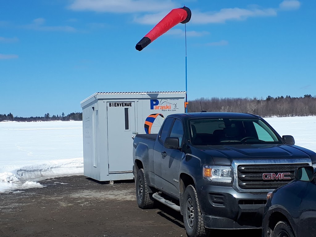 Paraski Plein-Air | 3624 Chem. du Trait Carré, Terrebonne, QC J7M 1N5, Canada | Phone: (514) 462-9523