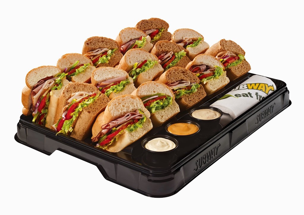 Subway, Catering | 200, 7150 200 St, Langley City, BC V2Y 1P5, Canada | Phone: (604) 539-9803