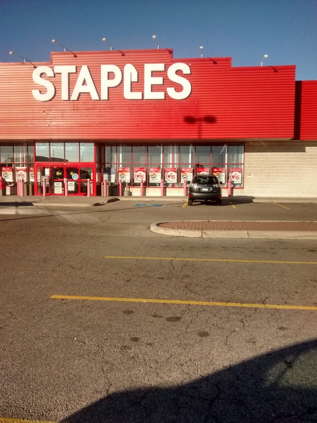 Staples Dixie | 1530 Aimco Blvd, Mississauga, ON L4W 5K1, Canada | Phone: (905) 602-5889