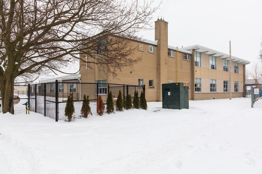 St. Josephs School | 405 Bridge St E, Belleville, ON K8N 1P7, Canada | Phone: (613) 962-3653