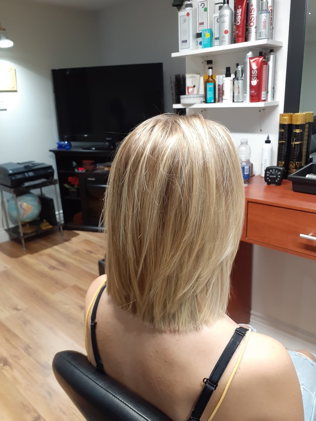 Martine Ruest Coiffure | 495 Rue Langlois, Magog, QC J1X 3K6, Canada | Phone: (438) 883-2850