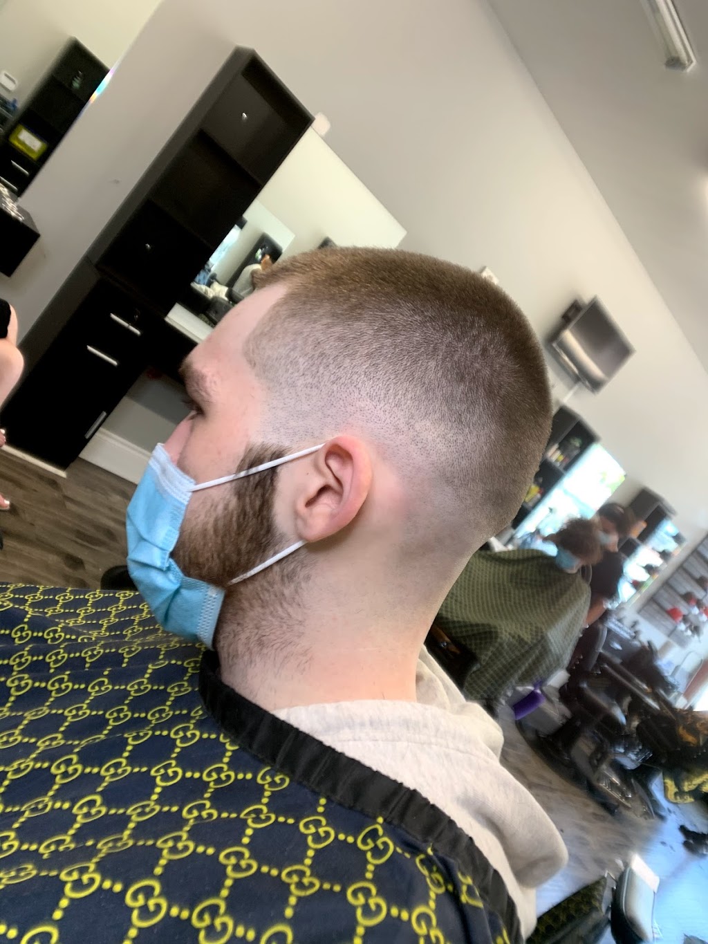 The Beauty Barber | 273 Lakeshore Rd E, Mississauga, ON L5G 1G8, Canada | Phone: (647) 921-9962