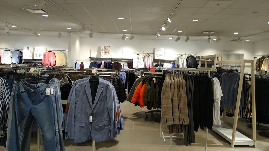 H&M | 17600 Yonge St, Newmarket, ON L3Y 4Z1, Canada | Phone: (855) 272-7007