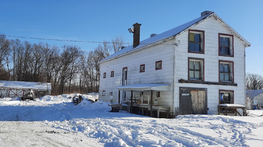 Ferme Bord-du-Lac | 1530 Chem. du Bord-du-Lac, LÎle-Bizard—Sainte-Geneviève, QC H9E 1K3, Canada | Phone: (514) 675-1236