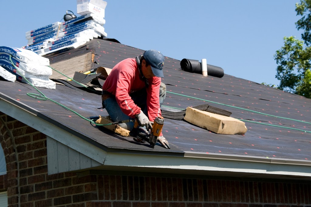 Baraco Roofing Services Inc | 26 Highland Hill, North York, ON M6A 2P9, Canada | Phone: (647) 860-3482