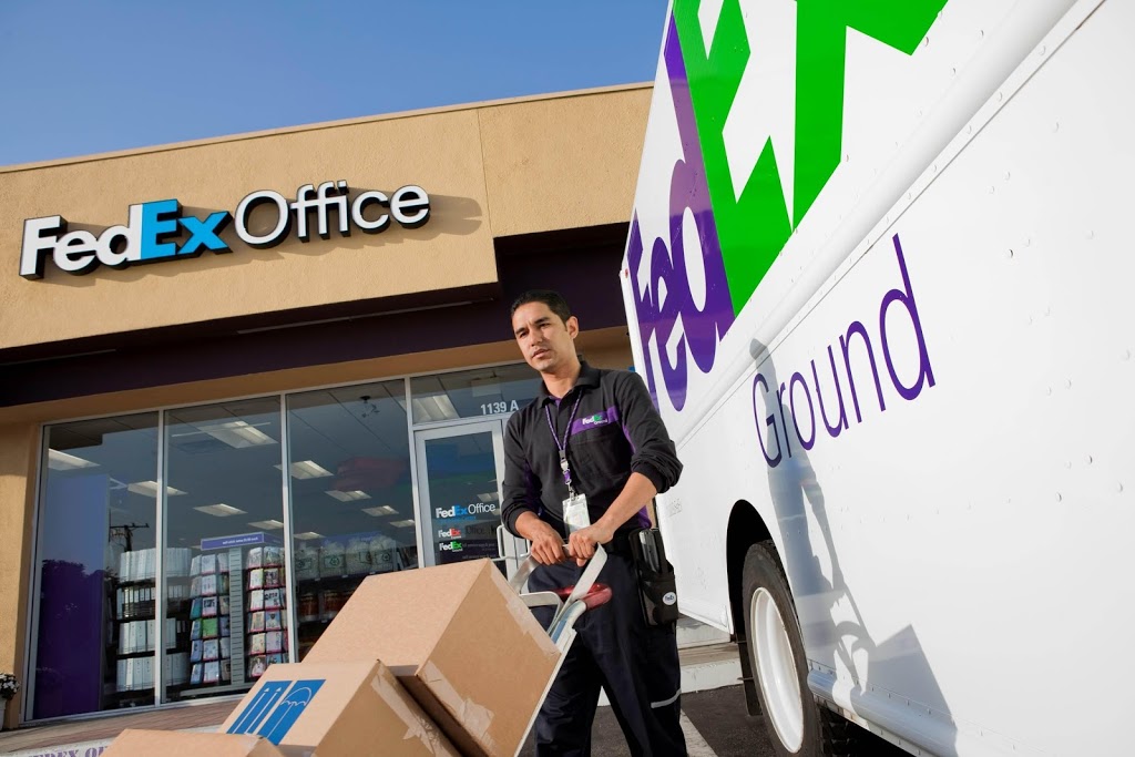 FedEx Office Print & Ship Center | 2352 Delaware Ave, Buffalo, NY 14216, USA | Phone: (716) 874-2679