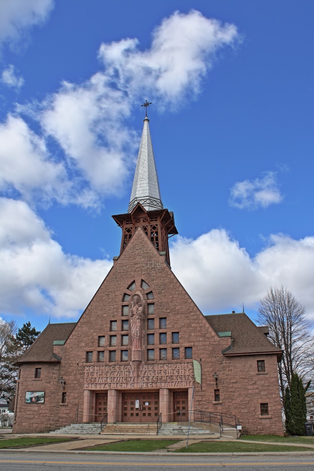 Église Notre-Dame-du-Très-Saint-Sacrement | 244 12e Avenue, Ferme-Neuve, QC J0W 1C0, Canada | Phone: (819) 587-3261