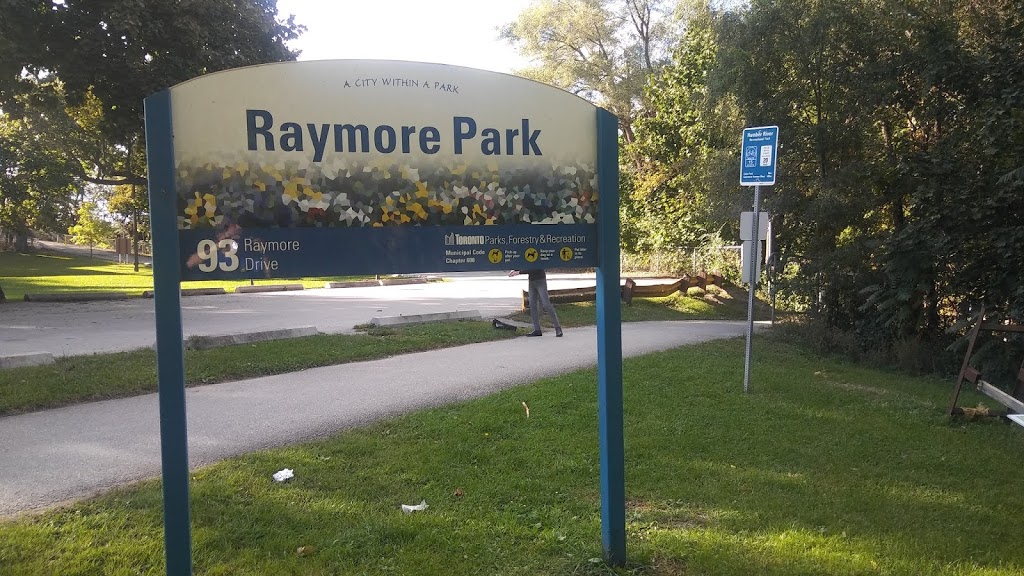 Raymore Park Dog Off Leash Area | Humber River Recreational Trail, Etobicoke, ON M9P 2S4, Canada