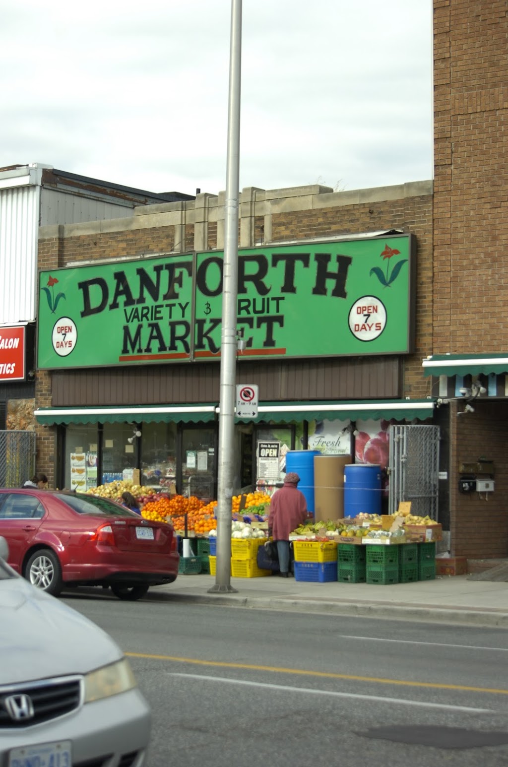 Danforth Market | 2742 Danforth Ave, Toronto, ON M4C 1L7, Canada | Phone: (416) 690-5579