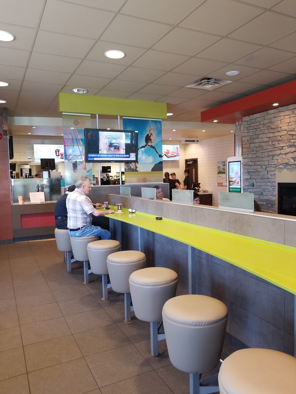 McDonalds | 6565 Boulevard Wilfrid-Hamel, LAncienne-Lorette, QC G2E 5W3, Canada | Phone: (418) 871-5866