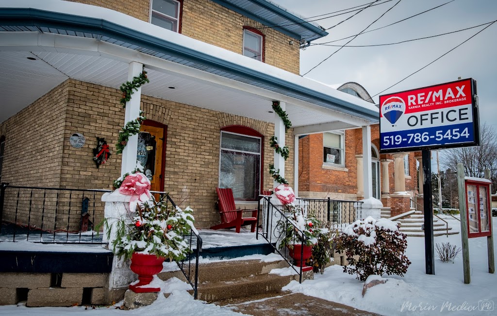 RE/MAX SARNIA REALTY INC | 10 Main St N, Forest, ON N0N 1J0, Canada | Phone: (519) 786-5454