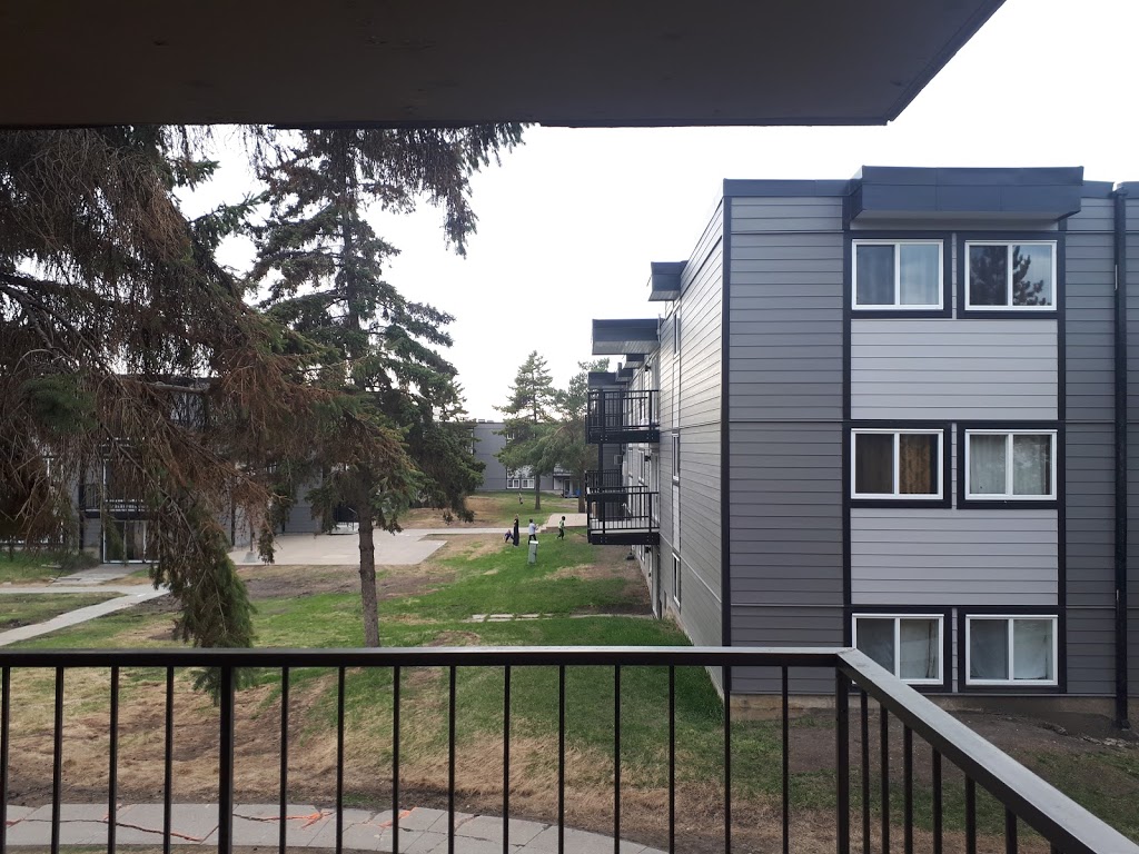 Maple Gardens | 7010 149 Ave NW, Edmonton, AB T5C 2V3, Canada | Phone: (780) 413-6948