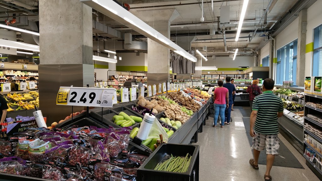 FreshCo. | 559 Sherbourne St, Toronto, ON M4X 1W6, Canada | Phone: (416) 925-4851