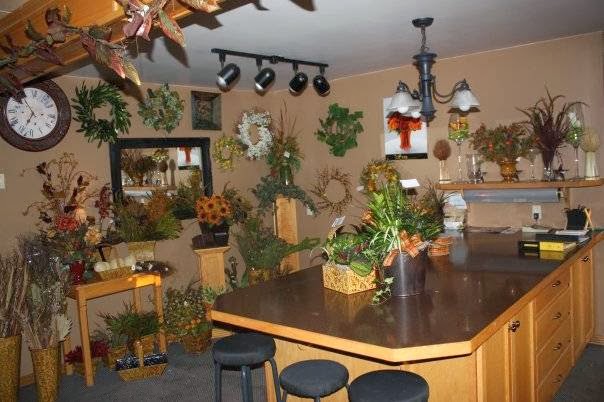 Cookes Florist | 61 Orange St S, Clinton, ON N0M 1L0, Canada | Phone: (519) 482-7012