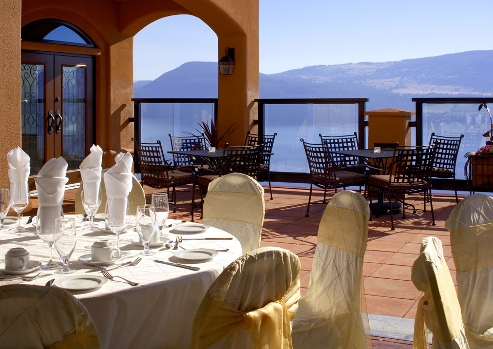 La Casa Resort Guest House | 7006 Terazona Dr, Kelowna, BC V1Z 3V9, Canada | Phone: (888) 226-5566