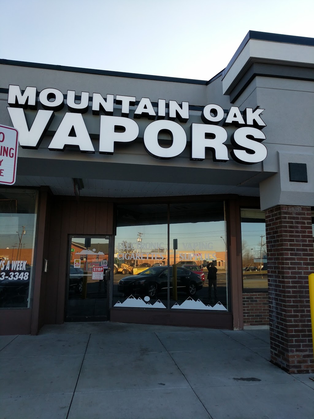 Mountain Oak Vapors of Niagara Falls | 8229 Niagara Falls Blvd, Niagara Falls, NY 14304, USA | Phone: (716) 205-8232