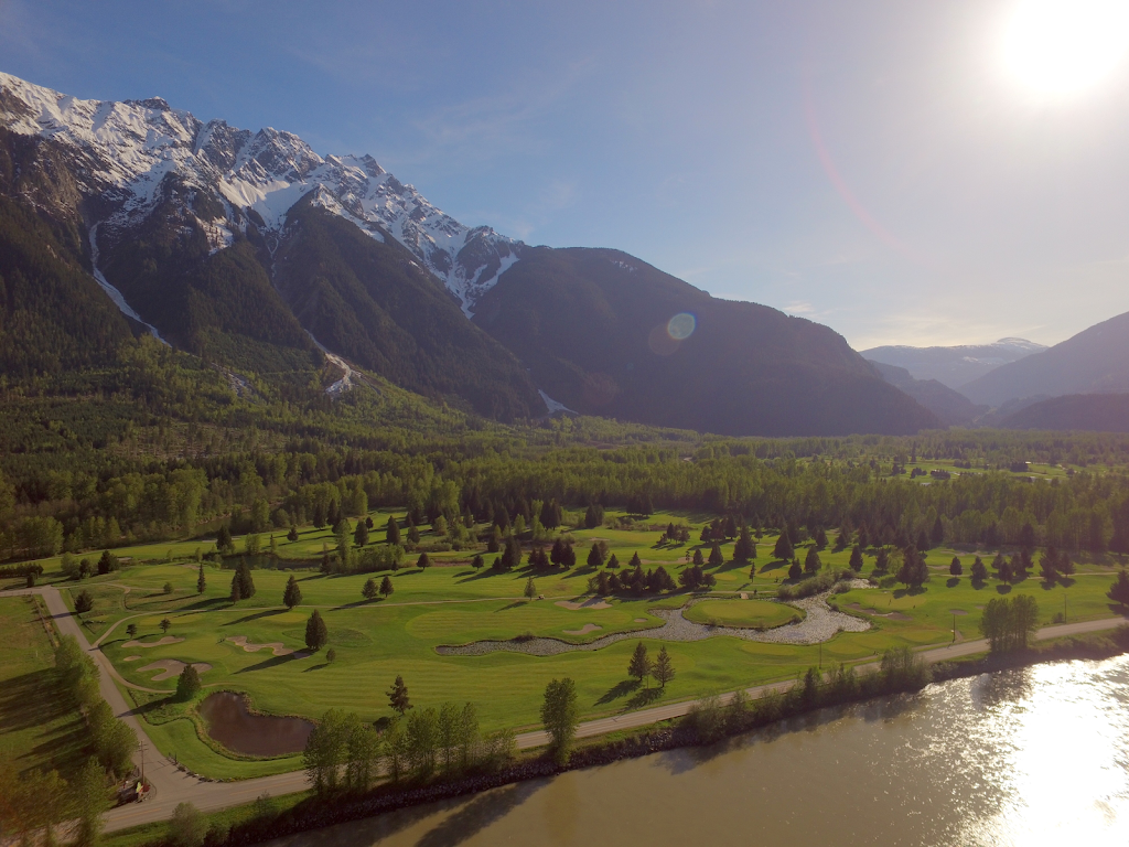 Sunstone Golf Club - Bar & Grill | 1730 Airport Rd, Pemberton, BC V0N 2L3, Canada | Phone: (604) 894-6197