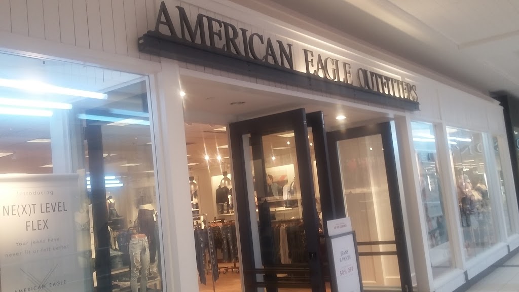 American Eagle Store | 17600 Yonge St, Newmarket, ON L3Y 4Z1, Canada | Phone: (905) 952-0561