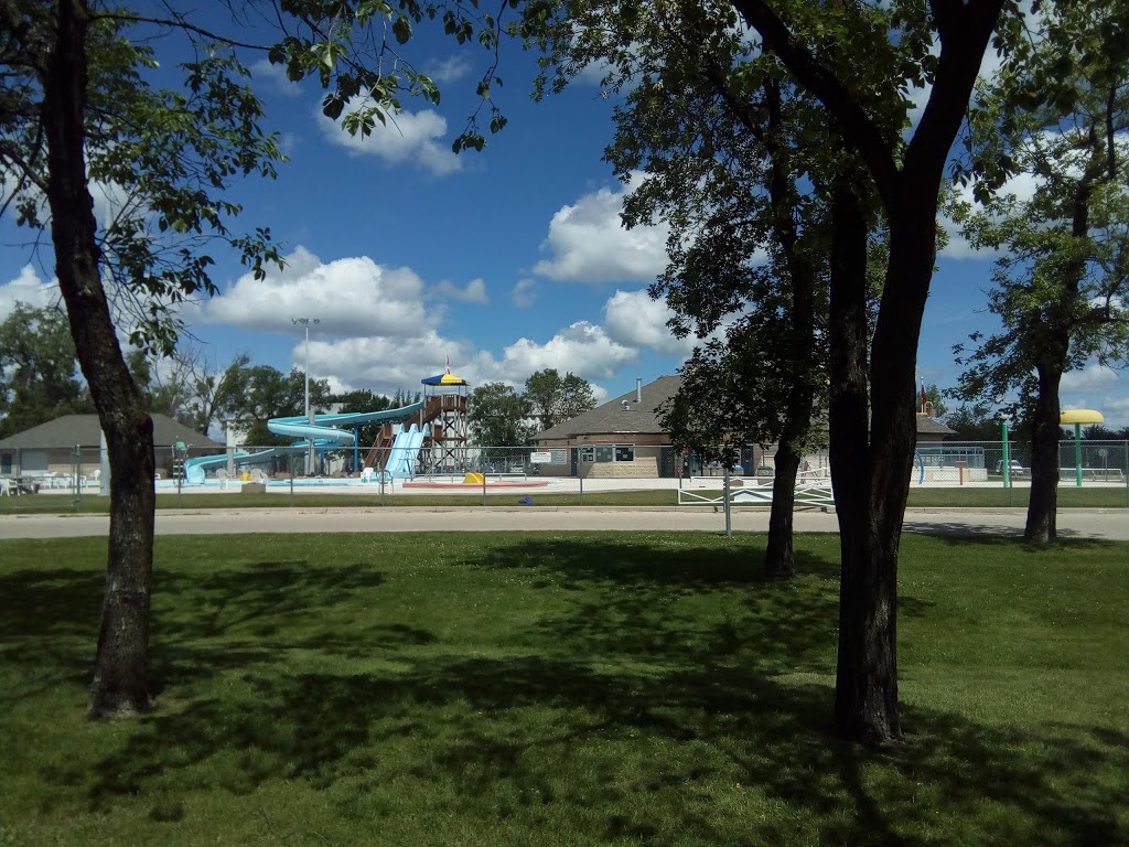 Winkler Aquatic Centre | 580 Park St, Winkler, MB R6W 1B2, Canada | Phone: (204) 325-8212