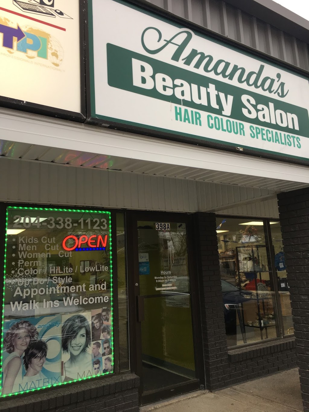 Amandas Beauty Salon | 398 Edison Ave, Winnipeg, MB R2G 0L8, Canada | Phone: (204) 338-1123