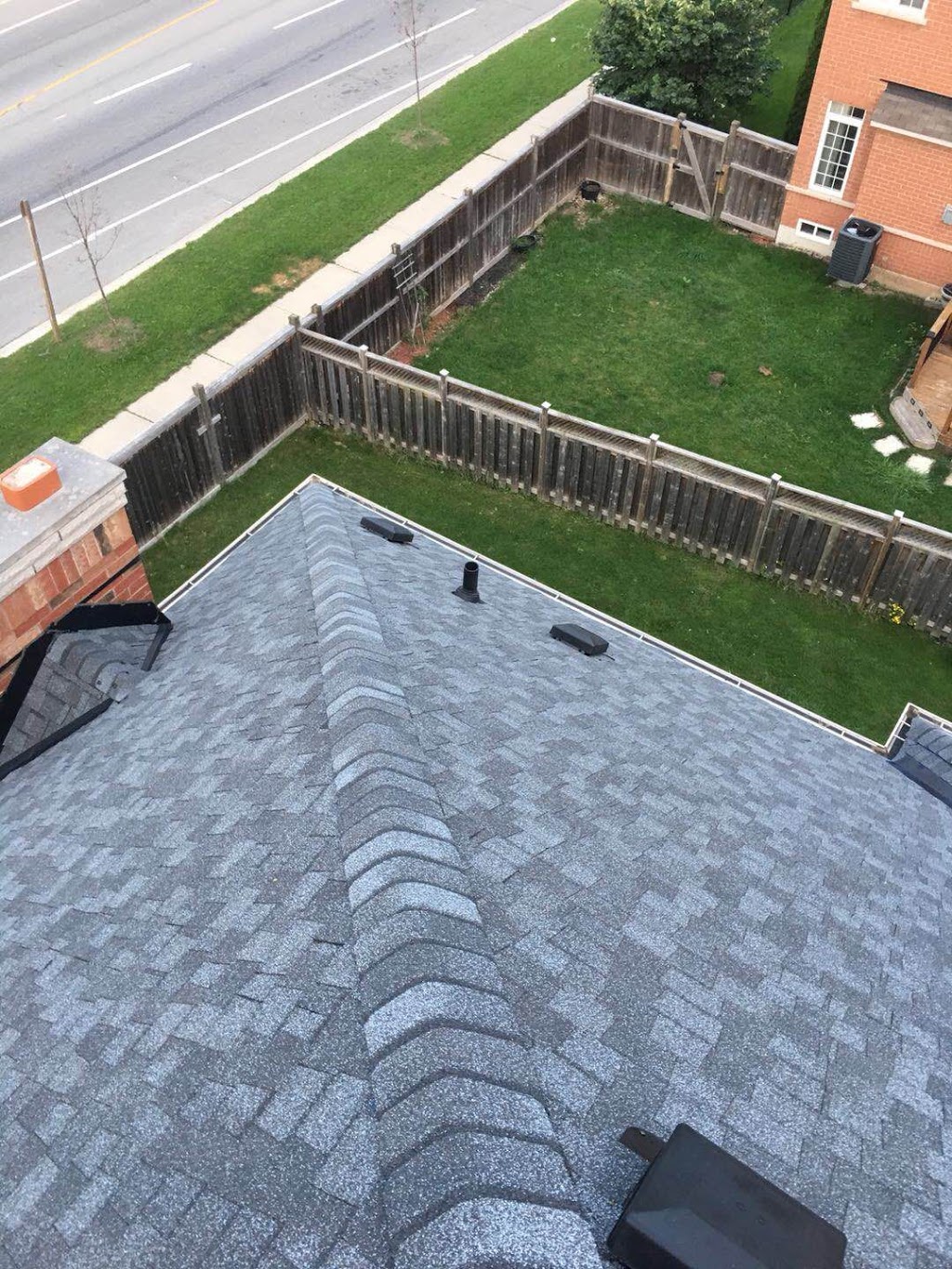 D&P Roofing | 33 Lady May Dr, Whitby, ON L1R 3A7, Canada | Phone: (647) 992-8988