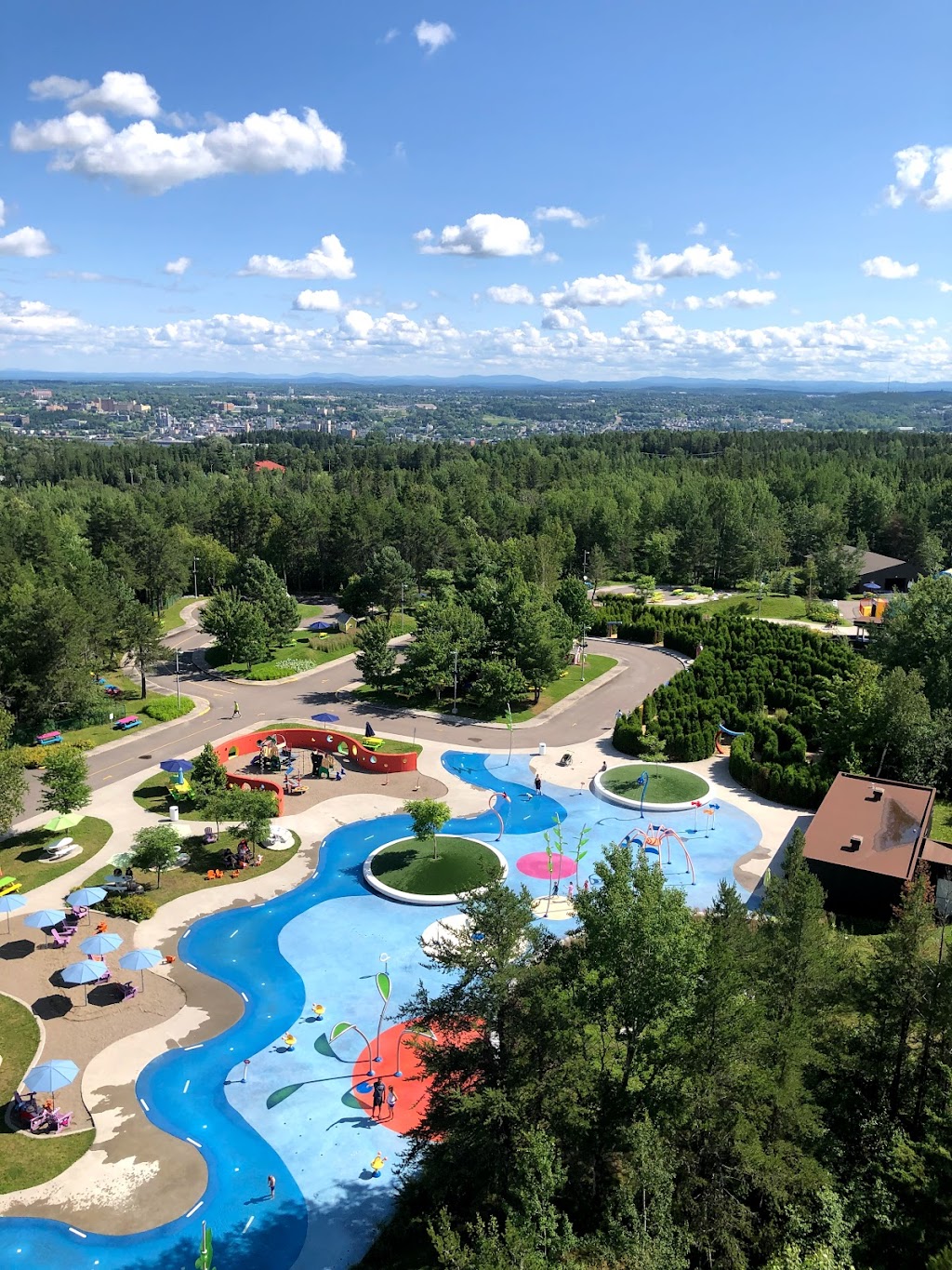 Parc Mille Lieux de la Colline | 200 Rue Pinel, Chicoutimi, QC G7G 3N7, Canada | Phone: (418) 698-7000