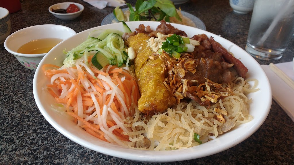 Pho Ngon | 55 St Paul St W, St. Catharines, ON L2S 2C4, Canada | Phone: (905) 397-8360