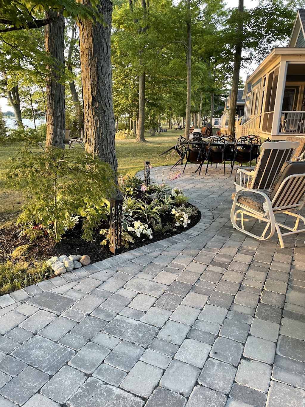 Four Seasons Landscaping PEC | 200 Scotts Mill Rd, Milford, ON K0K 2P0, Canada | Phone: (613) 476-5684