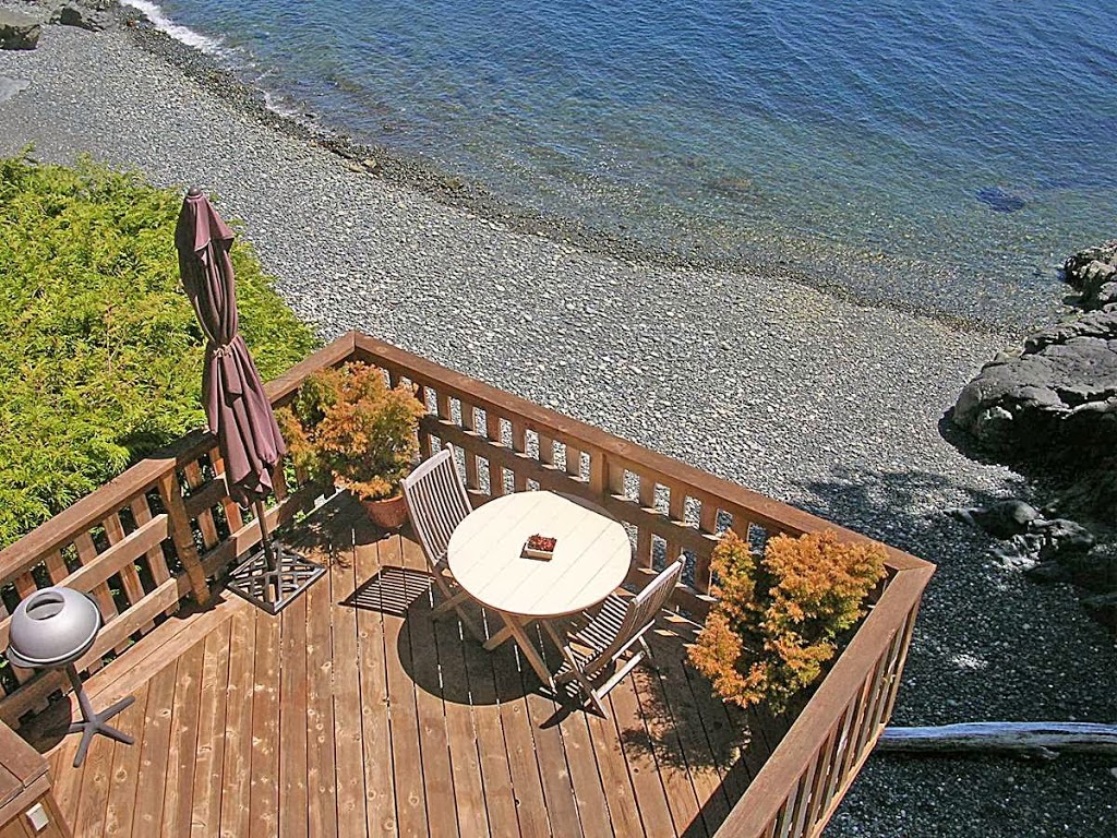 Eagle Cove Beachfront Guest Suites | 8061 W Coast Rd, Sooke, BC V9Z 1C9, Canada | Phone: (250) 642-4885