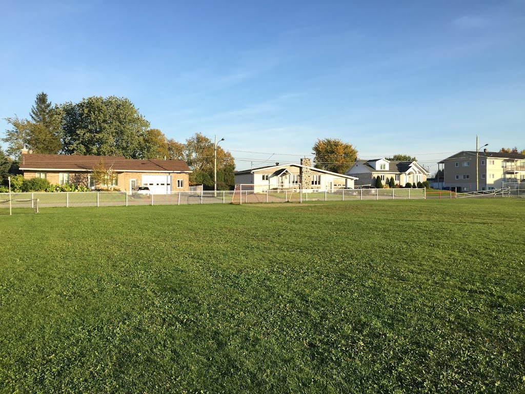 Petit terrain de soccer | 165 Rue Jauvin, Saint-Bruno, QC G0W 2L0, Canada | Phone: (418) 343-2303