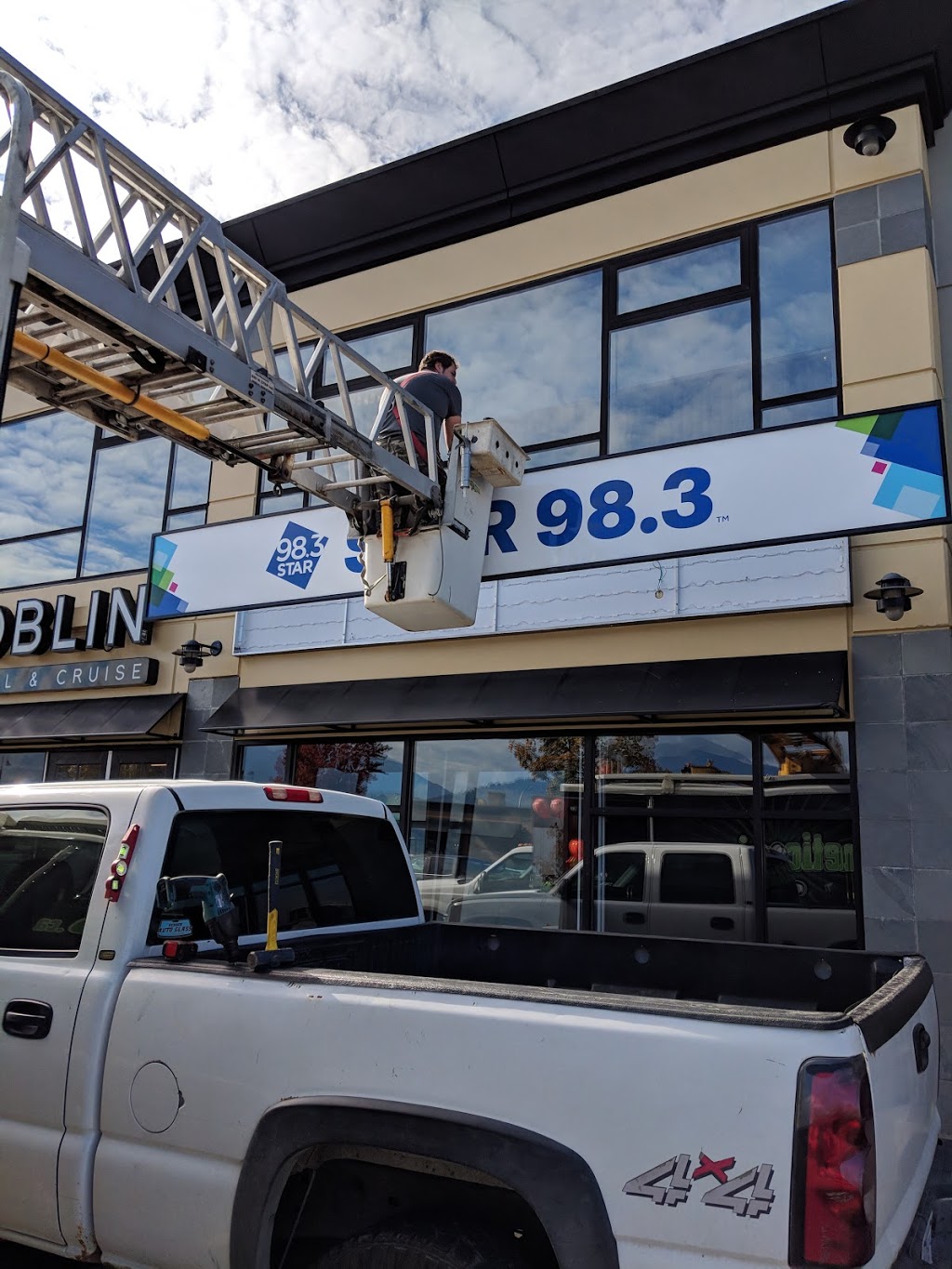 Kinetic Signs and Awnings Ltd. | 8537 Aitken Rd #5, Chilliwack, BC V2R 3W8, Canada | Phone: (604) 793-4165