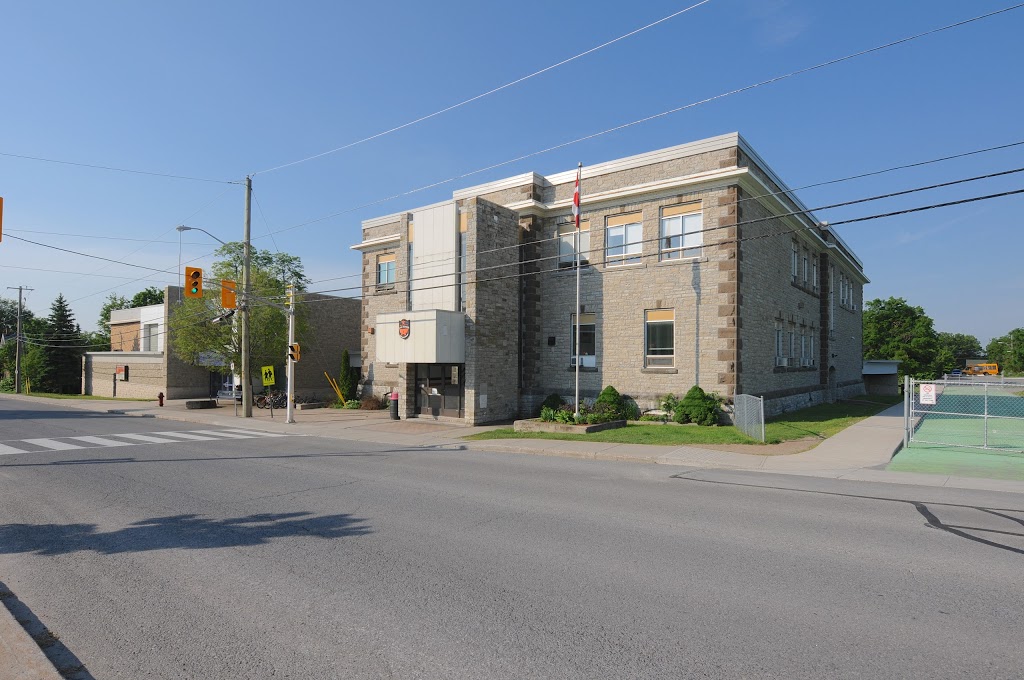 Almonte District High School | 126 Martin St N, Almonte, ON K0A 2A0, Canada | Phone: (613) 256-1470