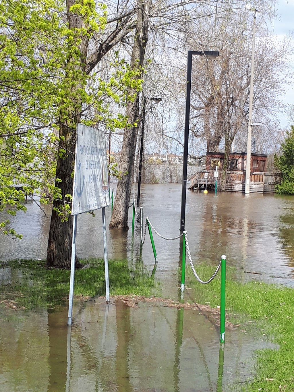 Park Of Our Veterans | Rue Rose, Montréal, QC H8Y 2B8, Canada | Phone: (514) 872-0311