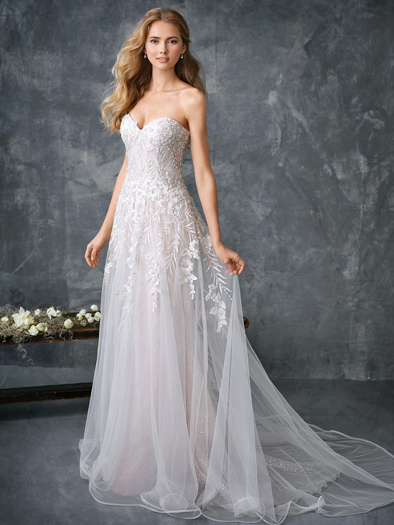 All That Glitters Bridal | 2130 Robertson Rd, Nepean, ON K2H 5Z1, Canada | Phone: (613) 726-2000