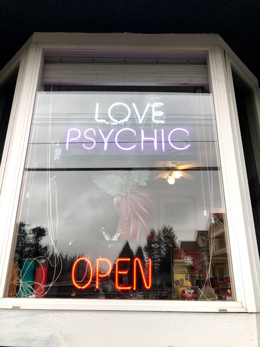 Vanessa Spirit Psychic Meditation Centre | 15430 Thrift Ave, White Rock, BC V4B 2L9, Canada | Phone: (604) 441-2304