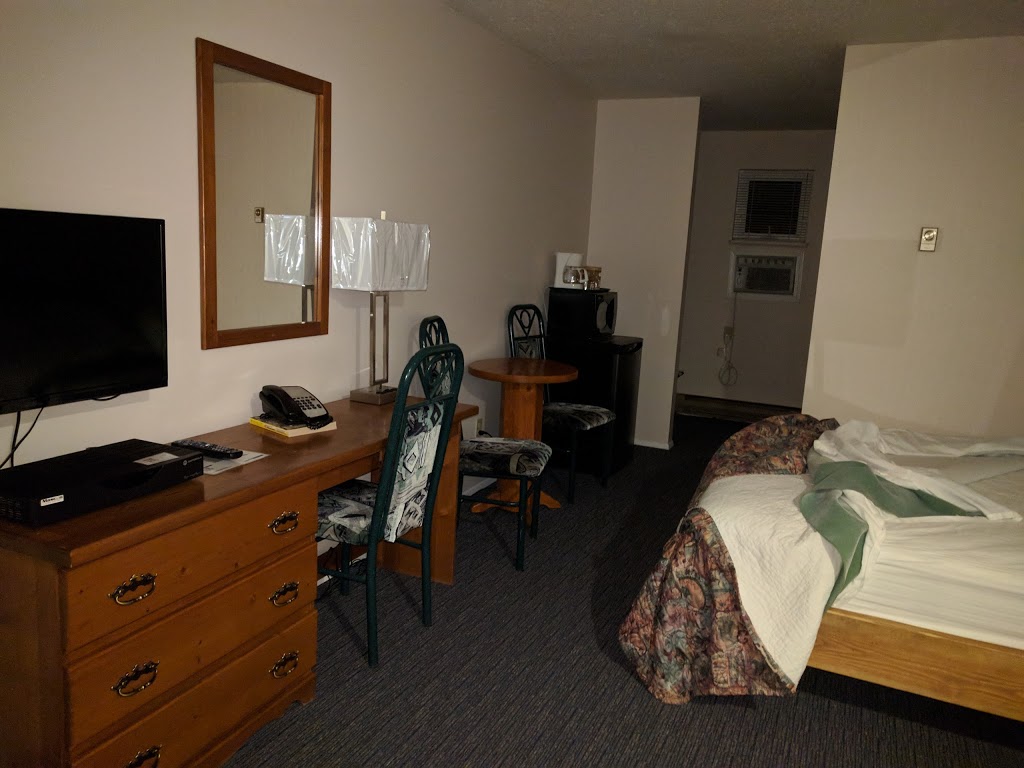 Chase Country Inn Motel | 576 Coburn St, Chase, BC V0E 1M0, Canada | Phone: (250) 679-3333