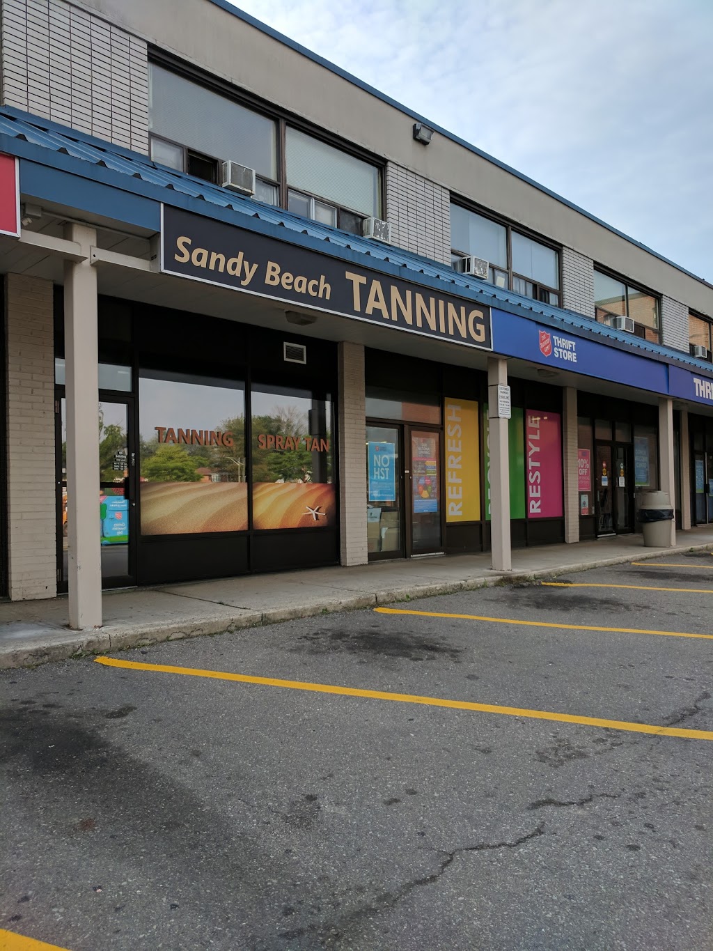 Sandy Beach Tanning Studio | 189 Lakeshore Rd E, Mississauga, ON L5G 1G2, Canada | Phone: (905) 271-9596