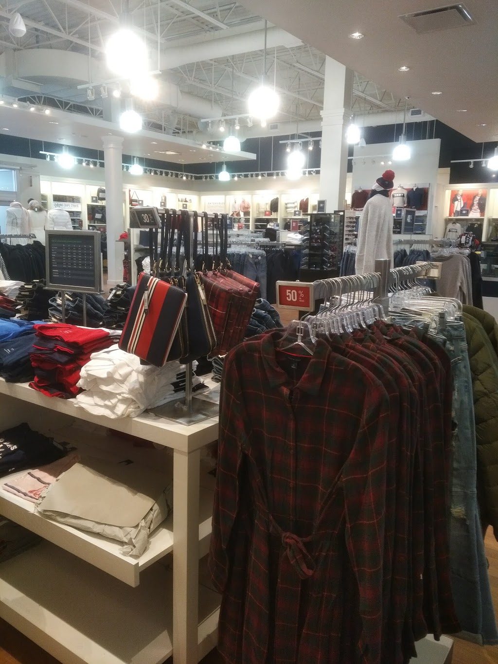 Tommy Hilfiger | Mega Centre Notre, 2400 Chomodey Highway, Laval, QC H7X 4G8, Canada | Phone: (450) 689-0039