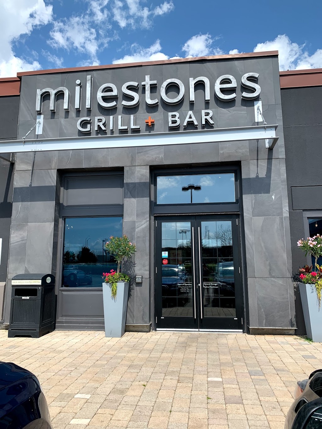 Milestones Mississauga West | 3051 Vega Blvd, Mississauga, ON L5L 5Y3, Canada | Phone: (905) 828-9119